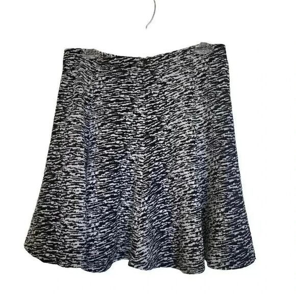 Aqua Women's Black & White Poly/Spandex Abstract Knit Flared Skirt - Picture 6 of 8